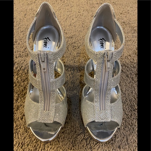 🩶Fiona • silver sparkle platform heels • 7 • EUC⚡️ - Picture 3 of 6
